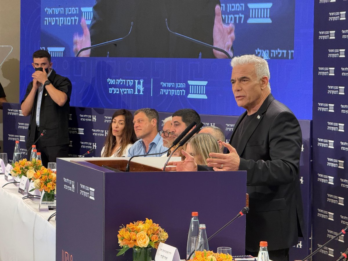לפיד: "ייקח עוד שבועיים-שלושה, אבל איזנקוט יצטרף אלינו"