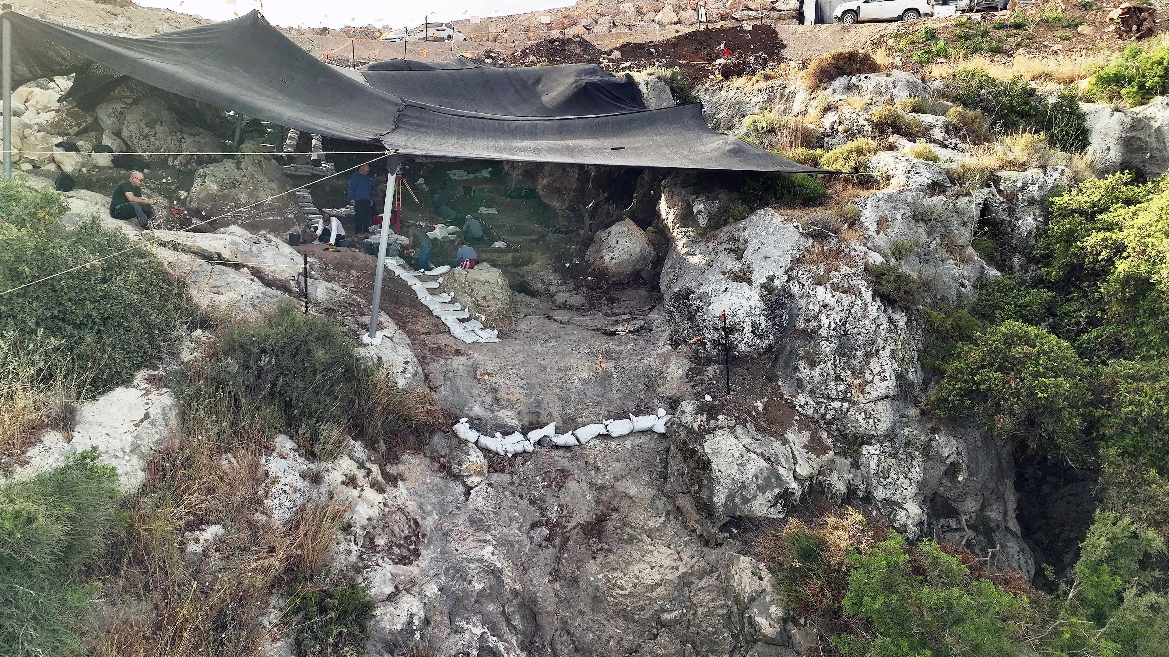 חפירת רשות העתיקות ואוניברסיטת חיפה במערה הקדומה