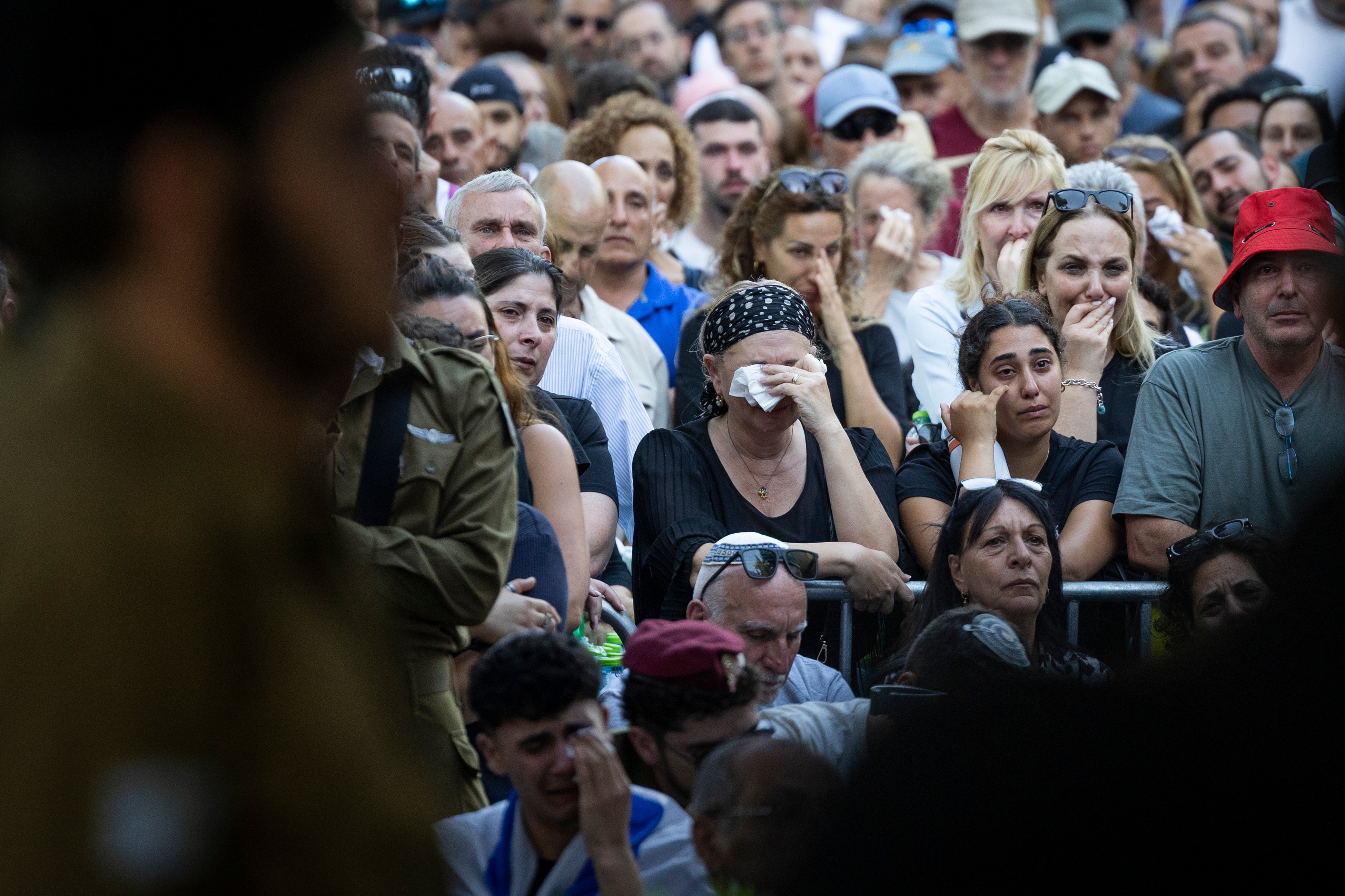 "תשלח לי כוח לקום בבוקר": אמו של נוה הי"ד חשפה בהלוויה כי היא בהיריון