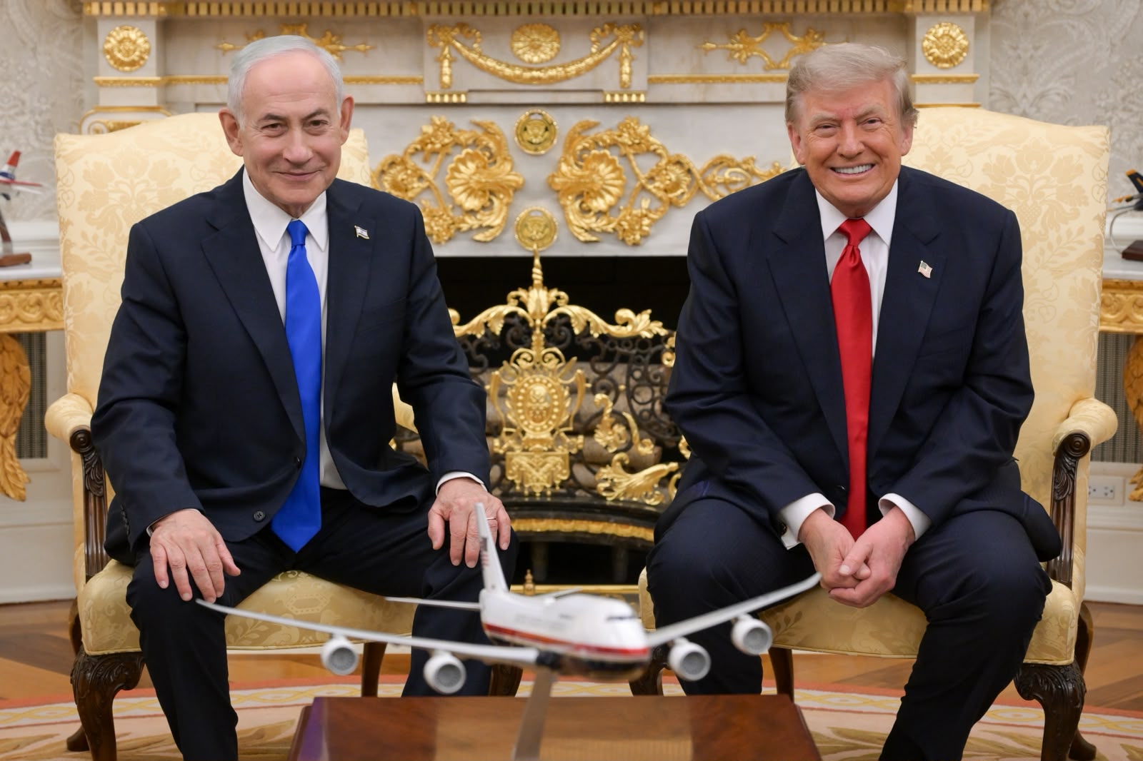 טראמפ מסכם: "הייתה לי פגישה טובה מאד עם נתניהו" 2026 - צֶדֶק - iustitia. Bg טראמפ מסכם: "הייתה לי פגישה טובה מאד עם נתניהו" 2026 c5f185e0 8a9b 11f1 8c36 47fbaf68d5b7 h1066 w1600 נשיא ארה"ב דונלד טראמפ התייחס הלילה (בין שלישי לרביעי) לפגישתו עם ראש הממשלה בנימין נתניהו, ותיאר אותה כ"טובה מאד".... Iustitia. Bg טראמפ מסכם: "הייתה לי פגישה טובה מאד עם נתניהו" 2026 2026-07-29 06:20:35 צֶדֶק - iustitia. Bg