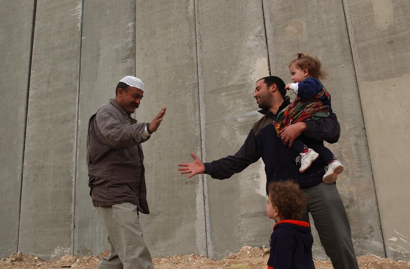 המשיח בפתח? פלסטינים ומתנחלים יפגינו נגד הגדר