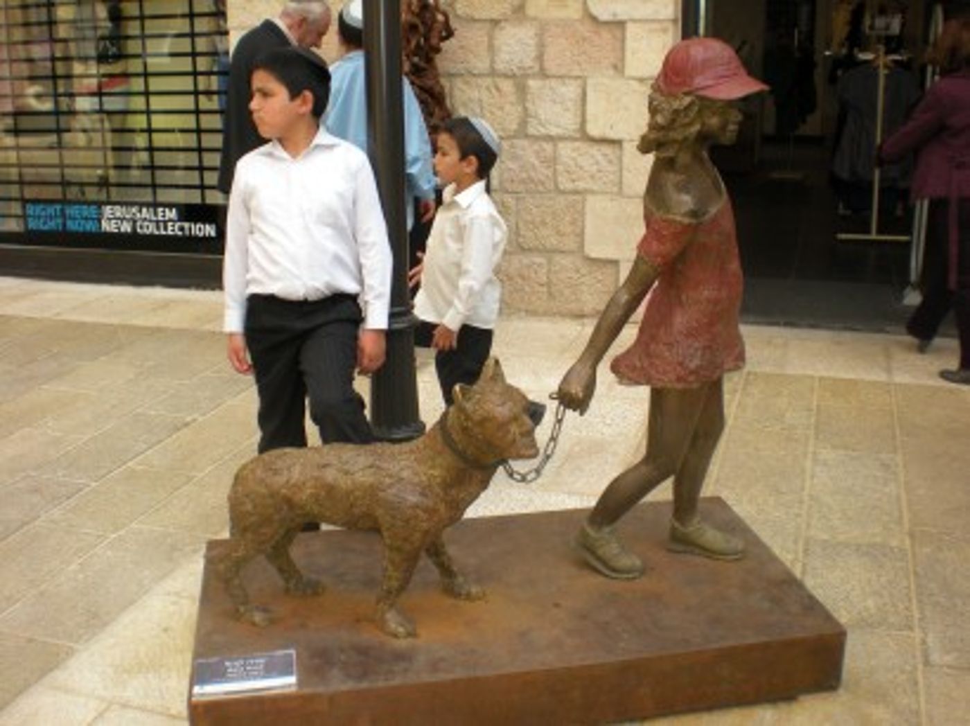 החלילן מהמלין, פיטר פן והנסיך הקטן קפצו לי-ם