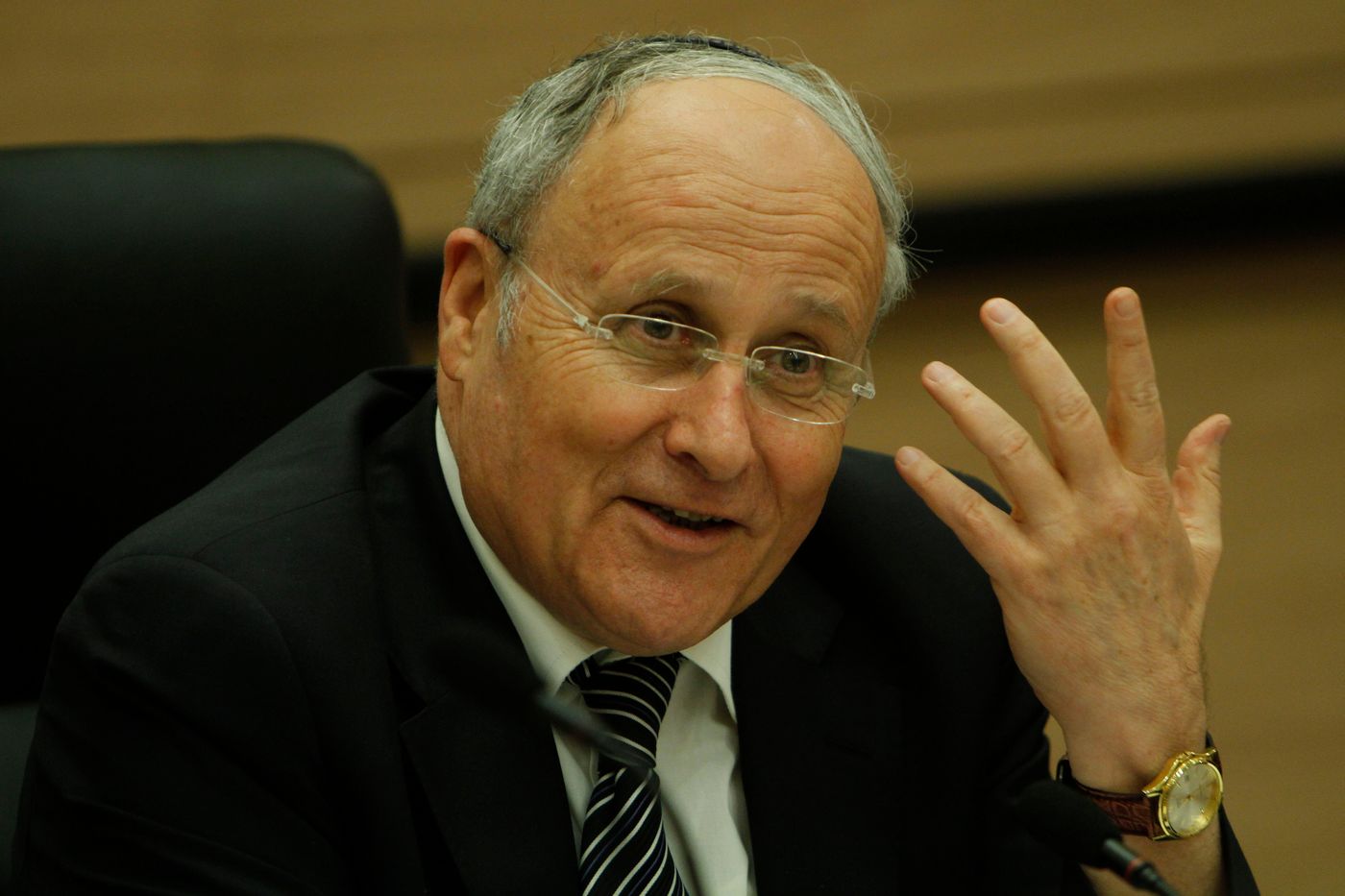 אנחנו מקטרות? תלמידות אולפנית ישורון נגד אורלב
