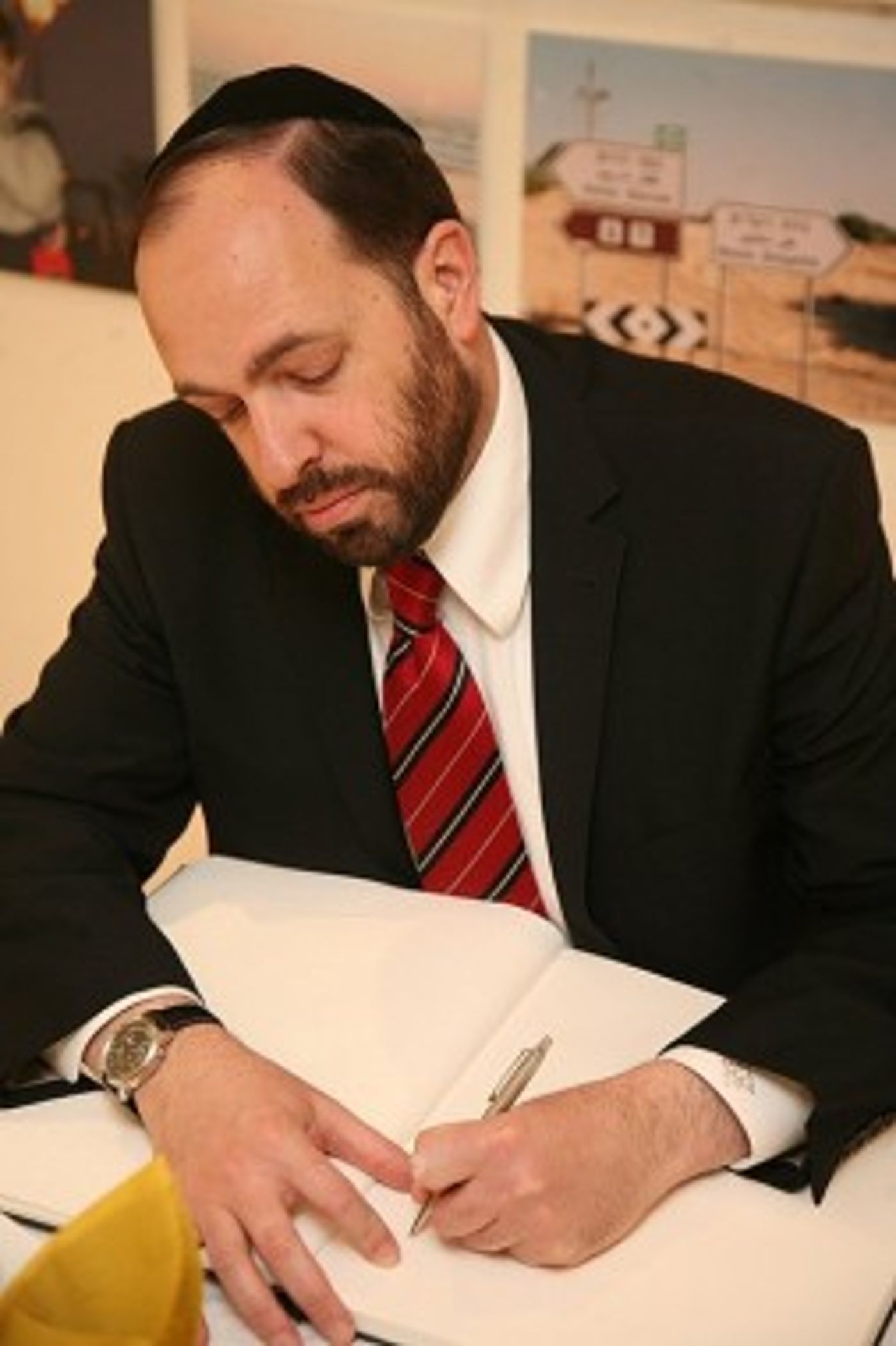 השר אטיאס במוזיאון גוש קטיף: די לנסיגות חד צדדיות