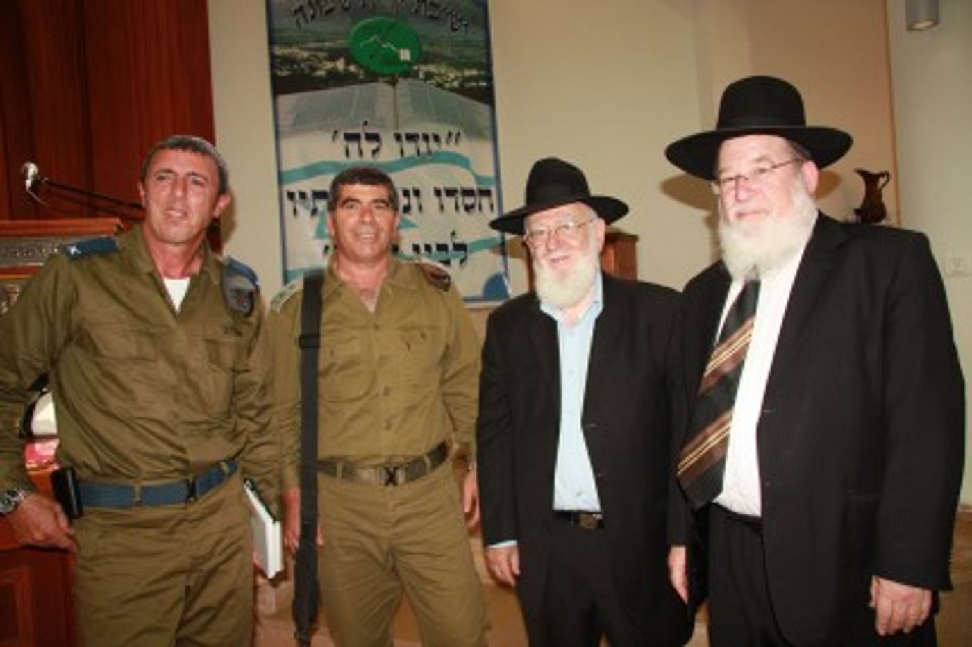 אשכנזי בישיבת ההסדר: ערכי התורה חשובים לצבא