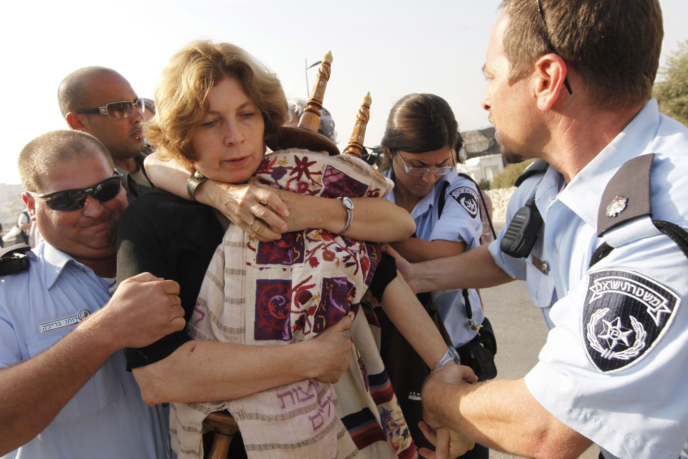 נשות הכותל נגד השמאל: אתם רק למען זכויות הפלסטינים