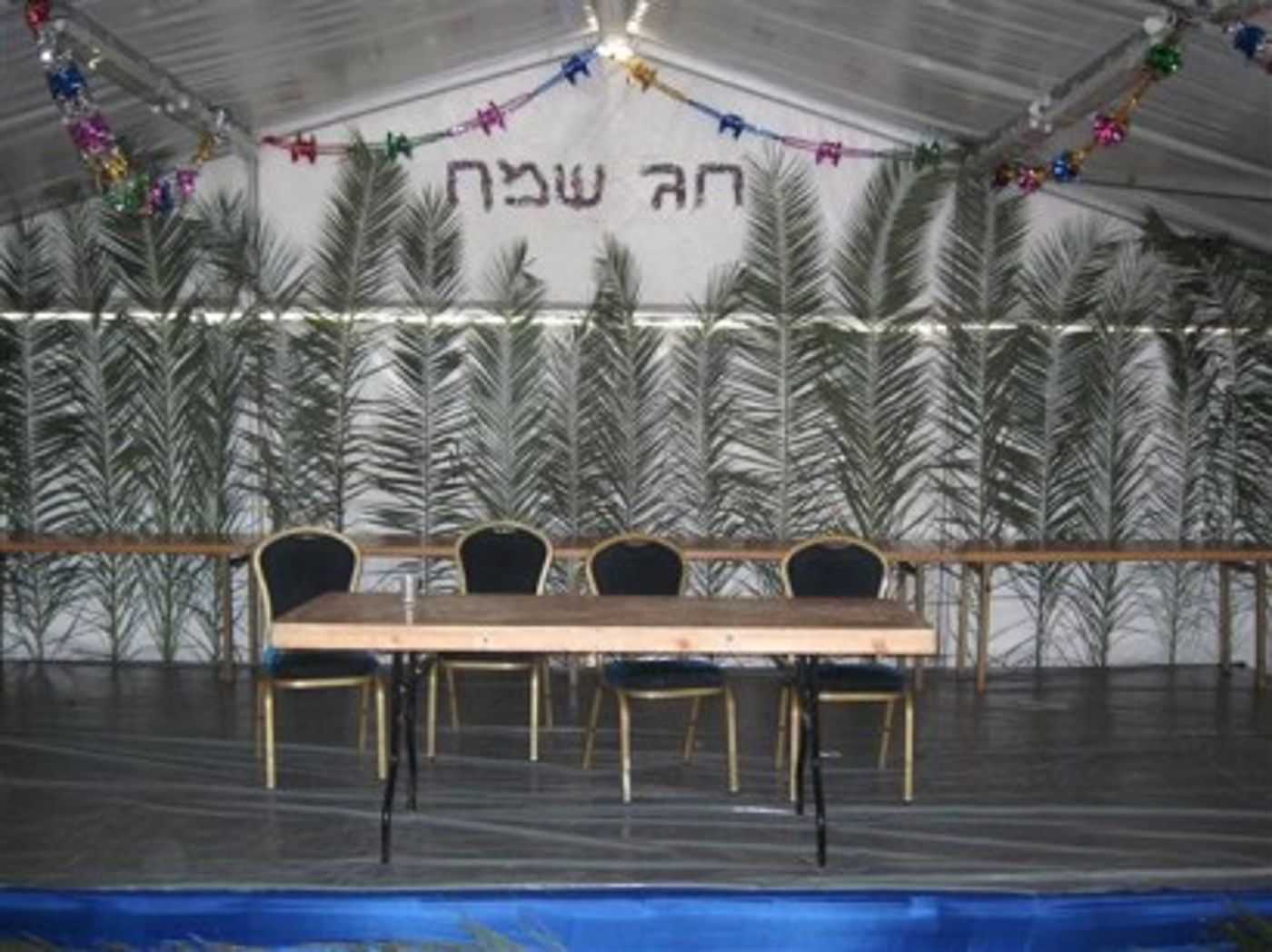 תמונות בלעדיות: הסוכה במחנה מטכ"ל בקריה לא כשרה