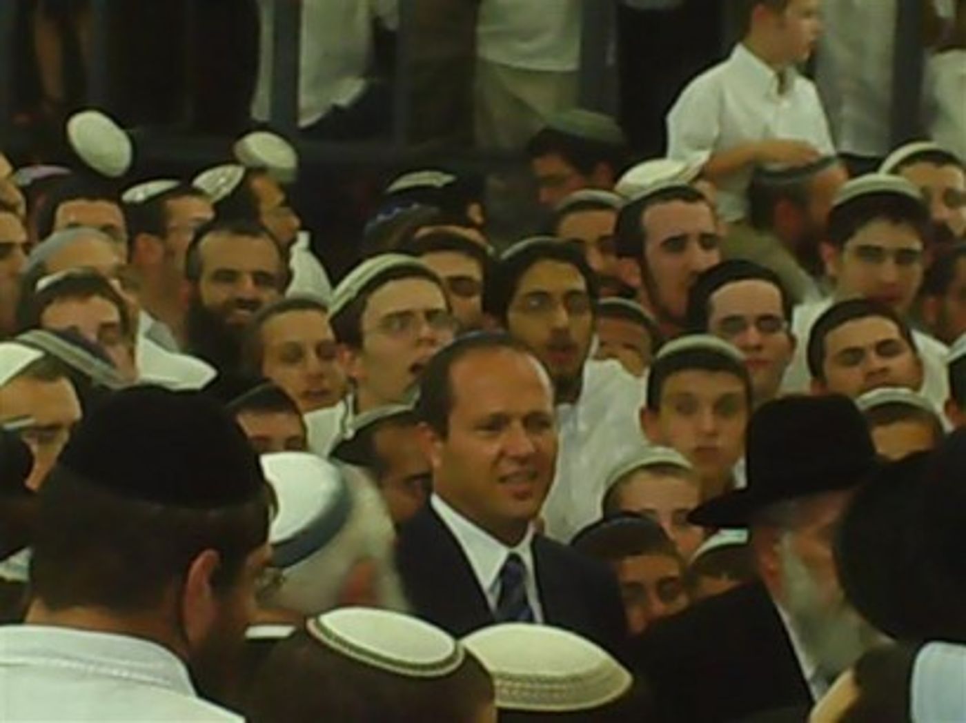 תמונות משמחת בית השואבה בישיבת "מרכז הרב"