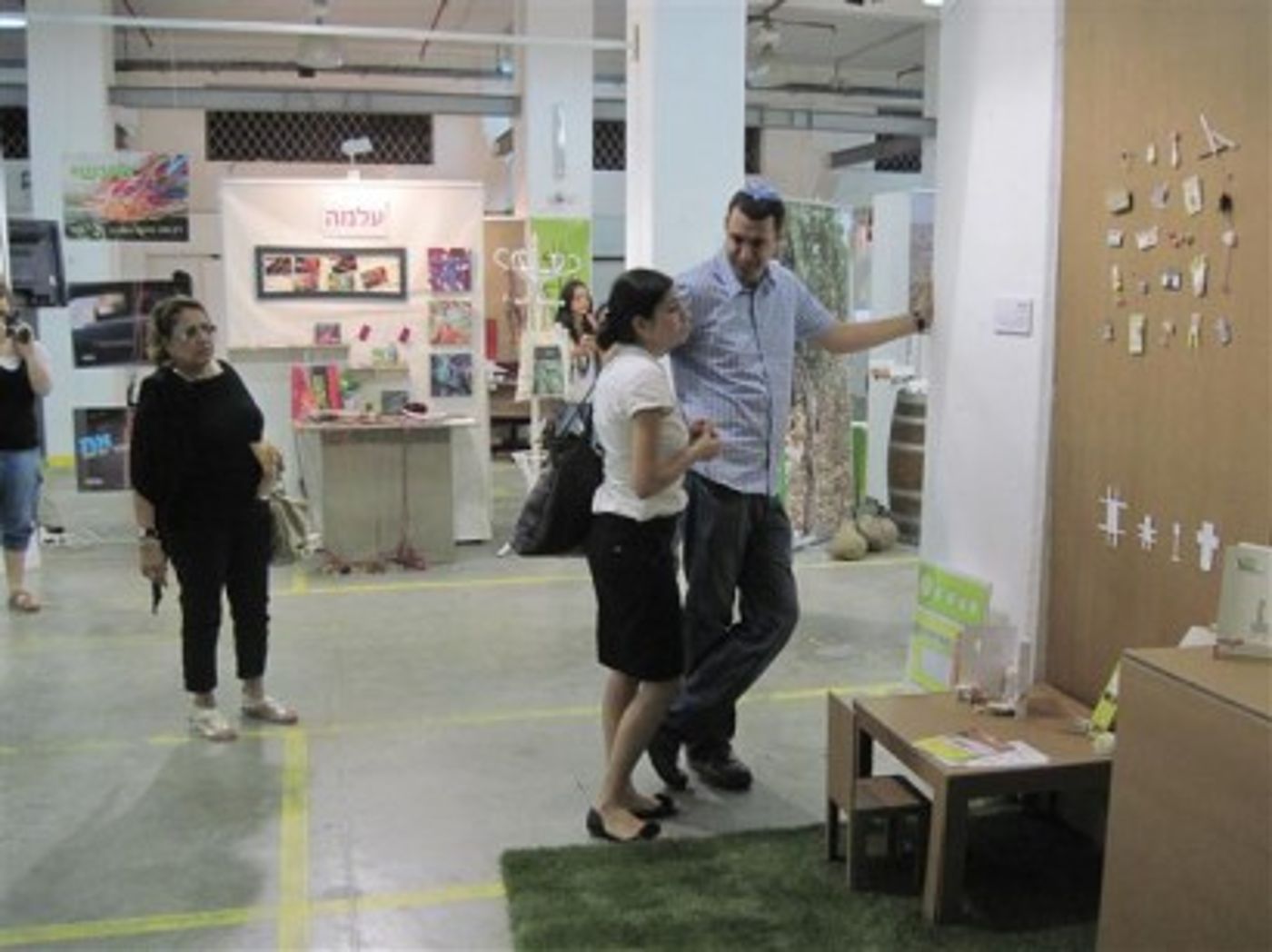 מתנחלים בת"א: הסטודנטים של אריאל מציגים תערוכה בתל אביב