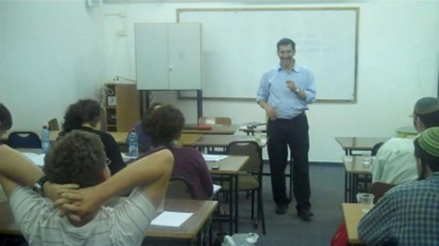 בית הספר לתקשורת עובדה: יום אחד תהיה כאן תקשורת מאוזנת