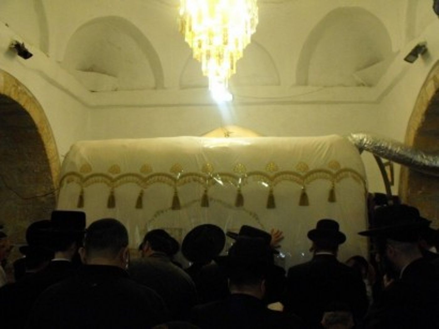 תמונות מההכנות האחרונות לקראת הילולת רחל אמנו