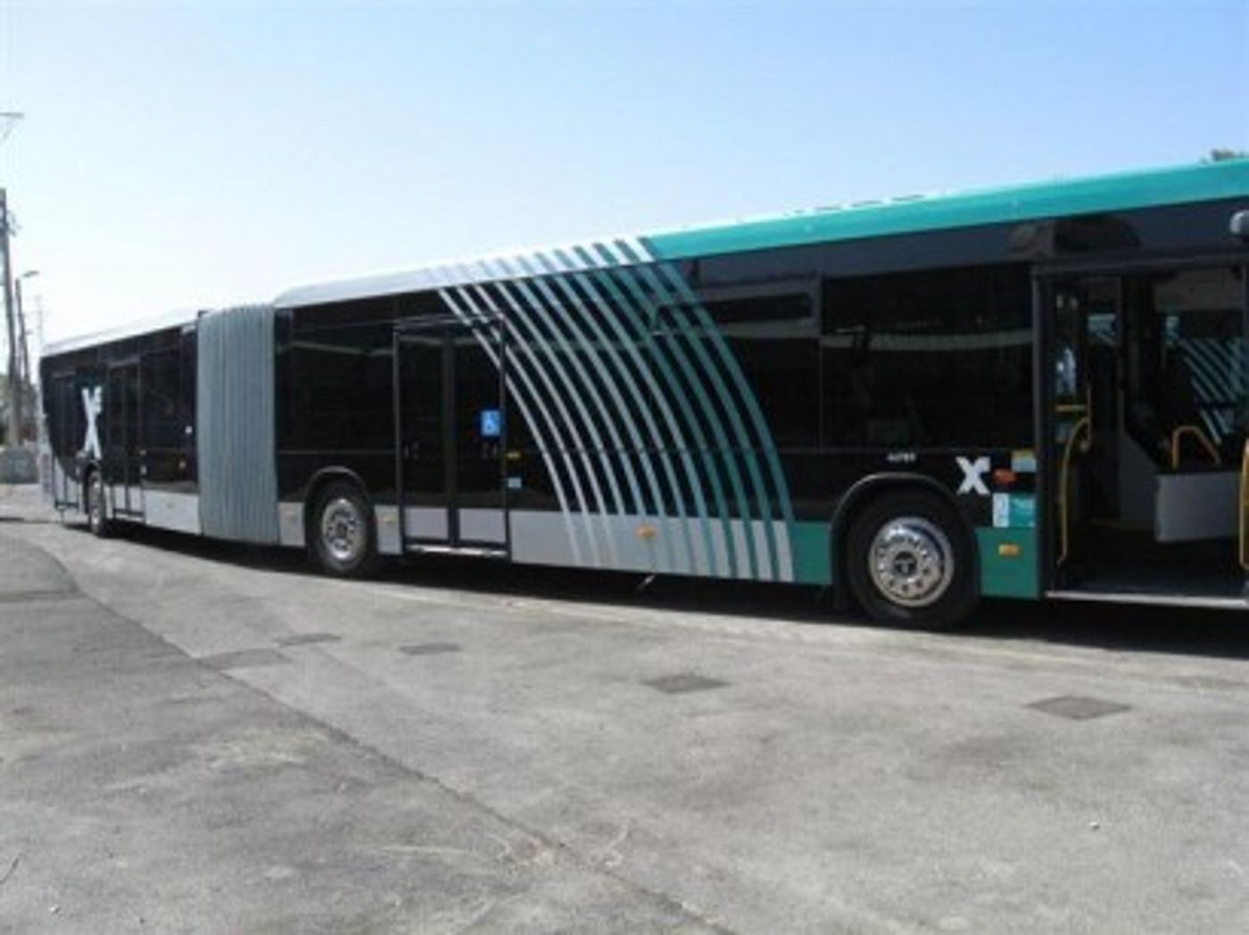 תמונת מנסיעת הבכורה של האוטובוסים המהירים בירושלים