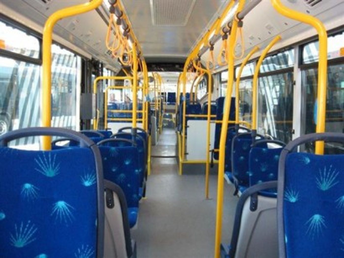 תמונת מנסיעת הבכורה של האוטובוסים המהירים בירושלים