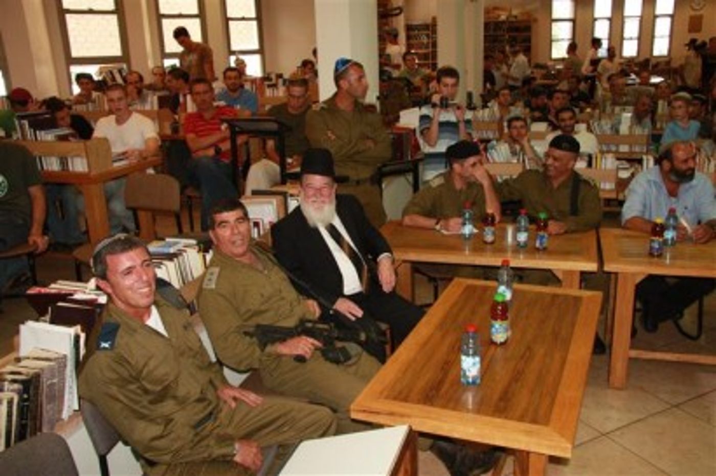 הרמטכ"ל והרבצ"ר בביקור בישיבה  