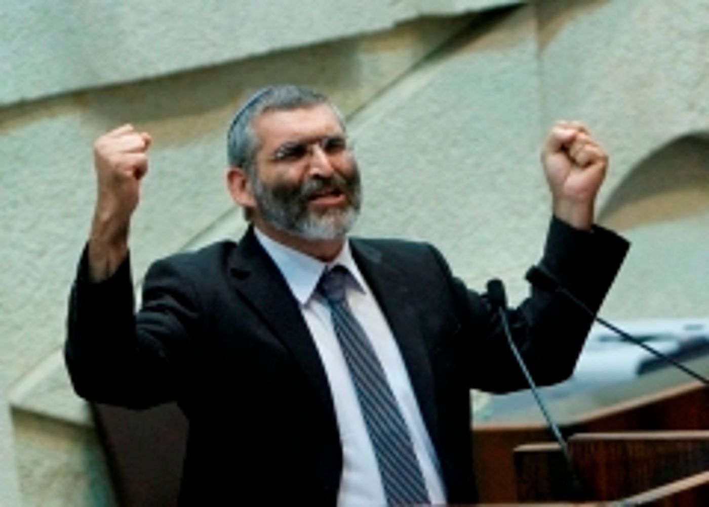 בן ארי: מי שנאמן לארץ ישראל שלא יישב בממשלת החורבן