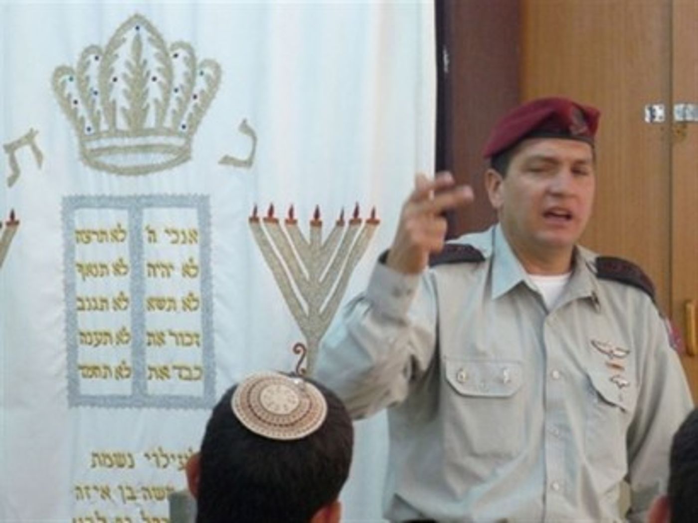 הרבצ"ר ומח"ט הצנחנים ביקרו במכינה הקדם צבאית 'מעוז' בלוד