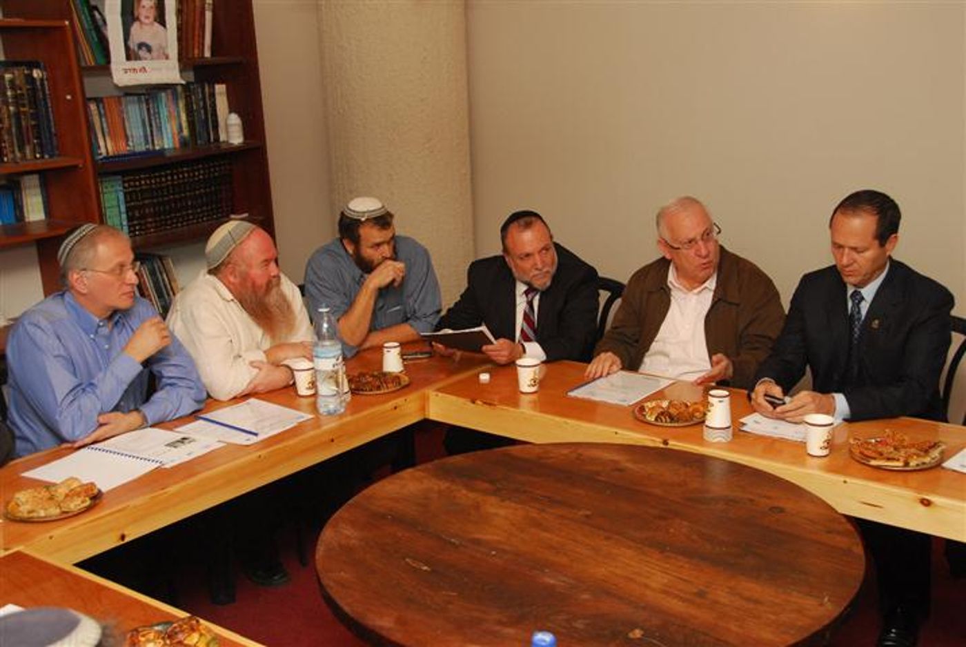 יו"ר הכנסת וראש עיריית ירושלים באו לתפוס ראש ב"זולה של חצרוני"