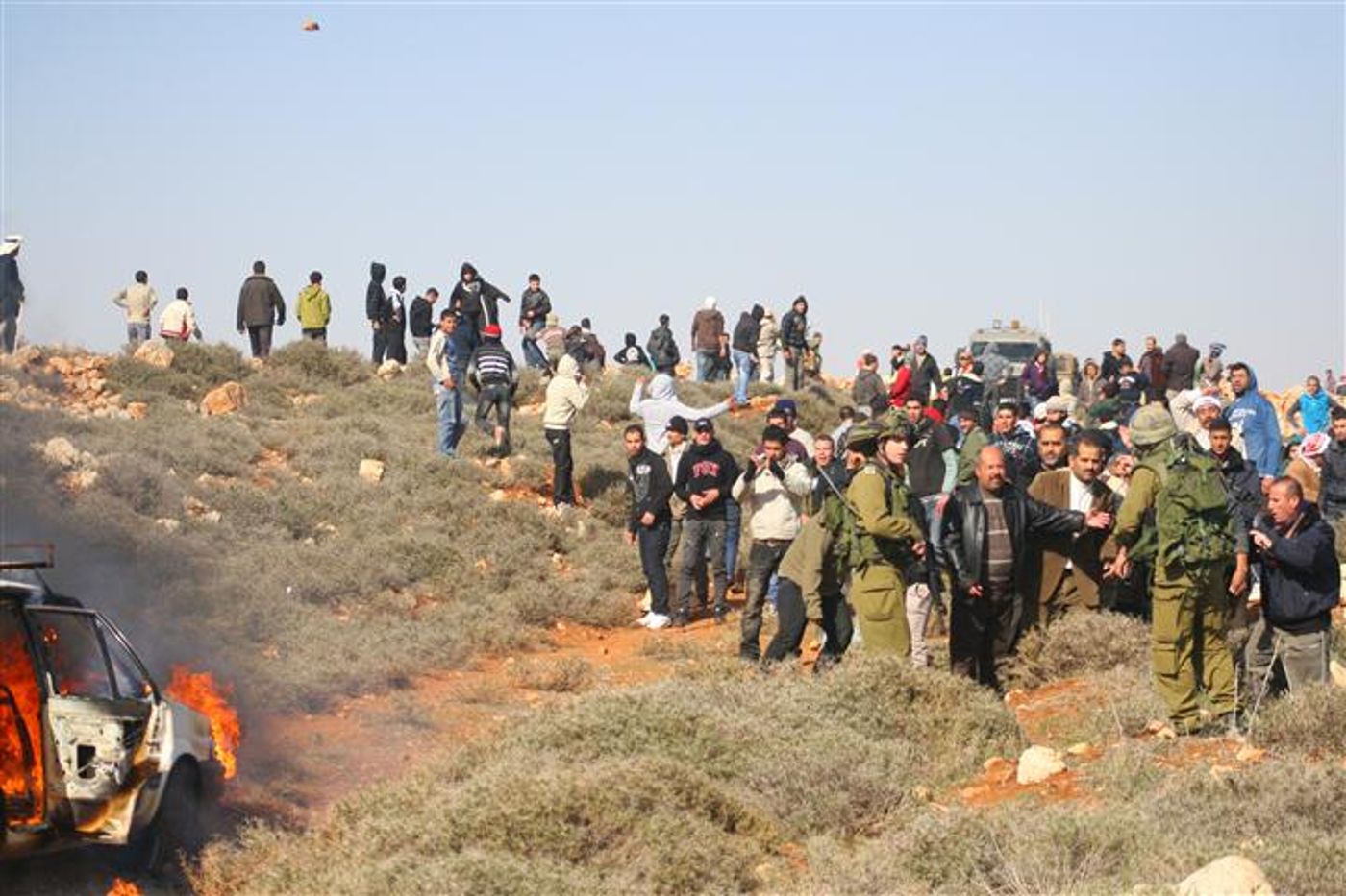שני פצועים בהתפרעות של ערבים ליד המאחז אש-קודש