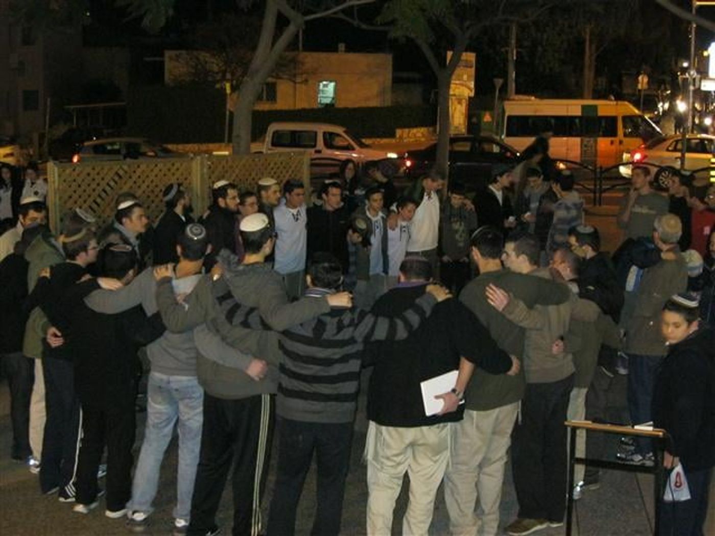 תמונות מתפילת חניכי בני עקיבא למען יונתן פולארד