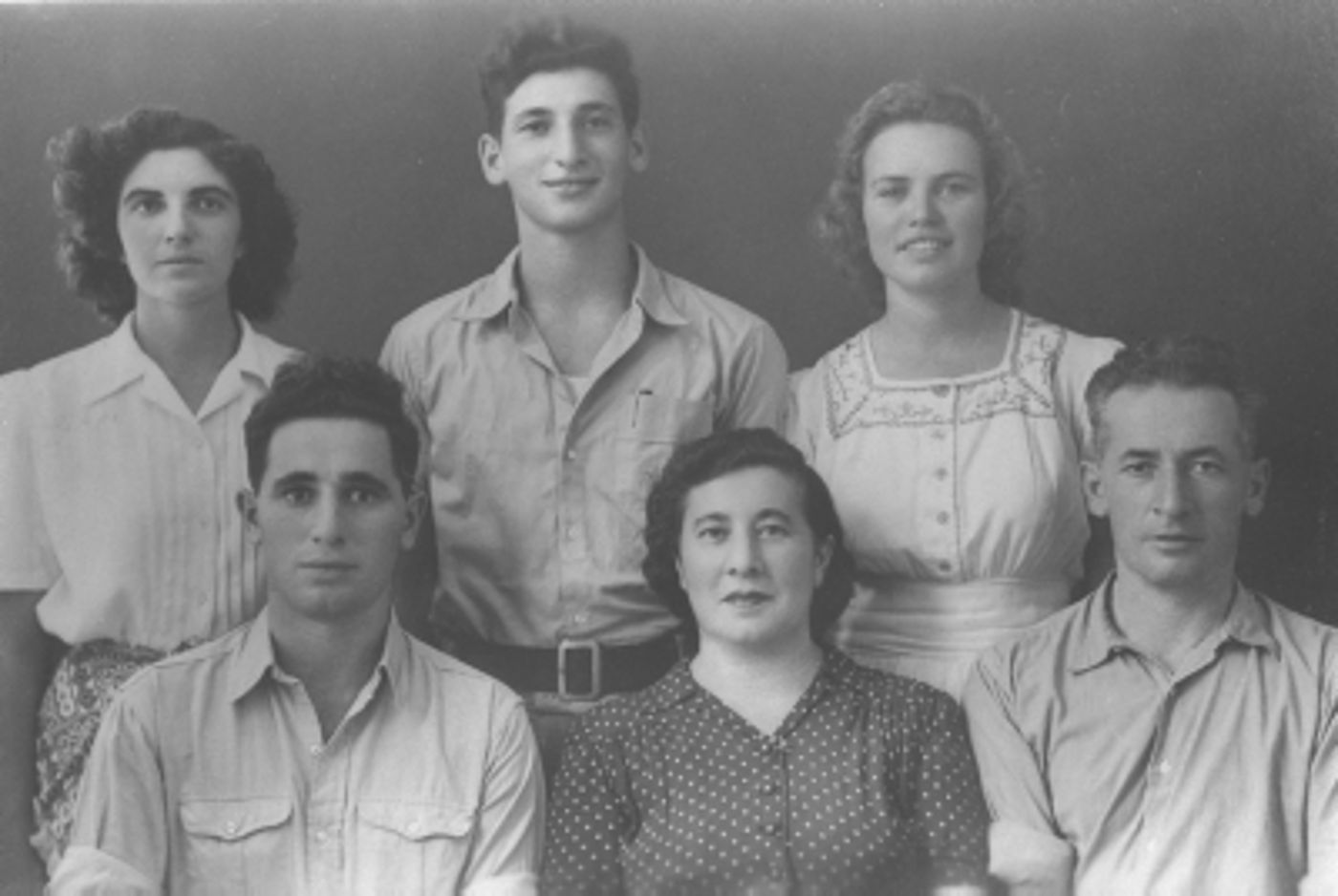 תמונות מחייה של סוניה פרס ז"ל לצד בעלה שמעון