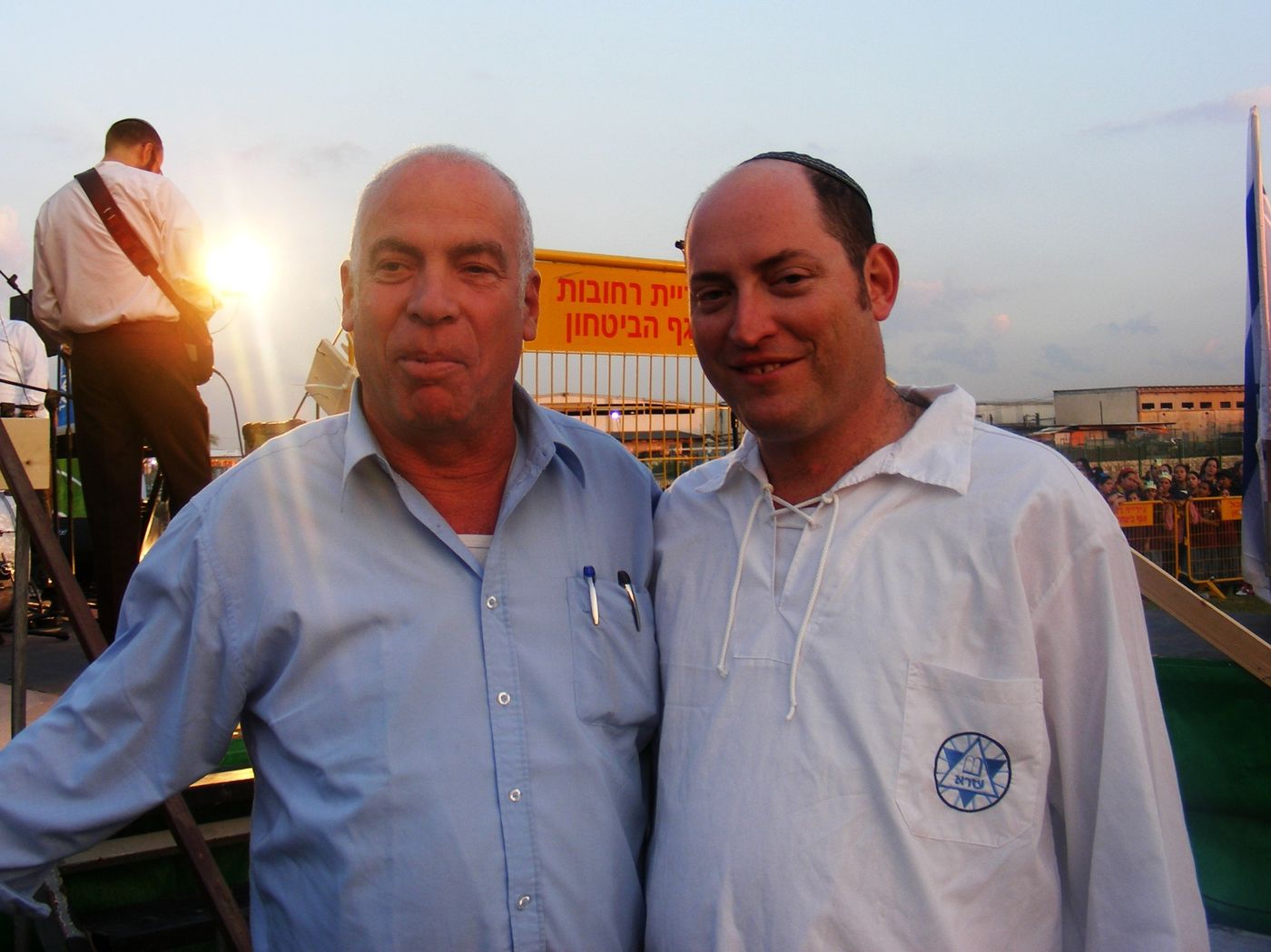ב"עזרא" נטעו, חילקו לנזקקים והצדיעו לציונות הדתית