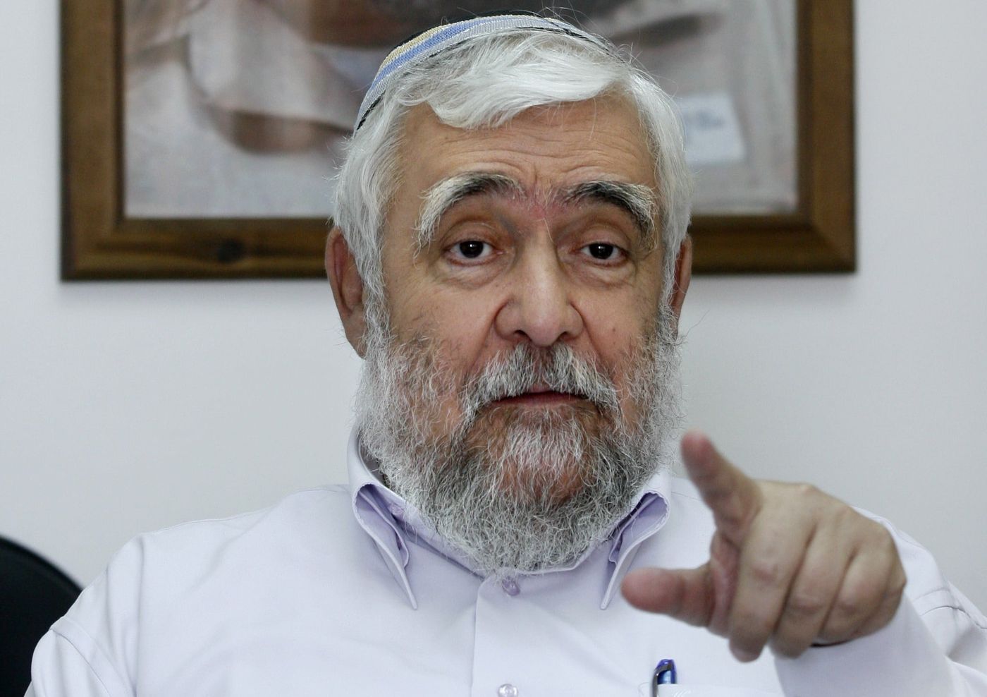 הרב יצחק לוי לשר נאמן: תחזיר את הרב בן דהן לתפקיד