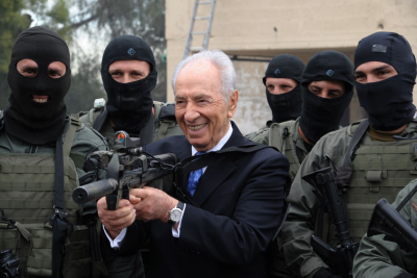שמעון פרס מפרגן: "יחידת הימ"מ היא הטובה ביותר בעולם"