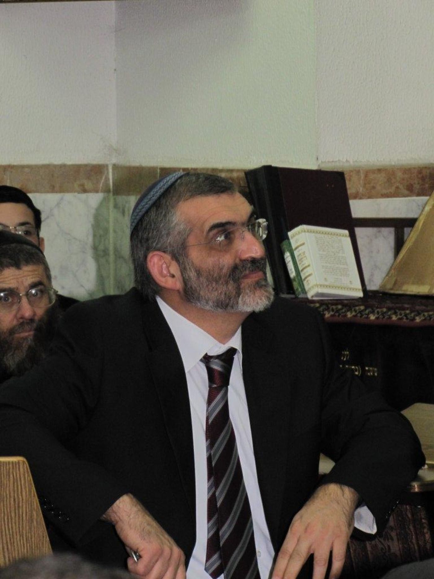 תמונות מכנס התמיכה ברב דב ליאור וברב יעקב יוסף