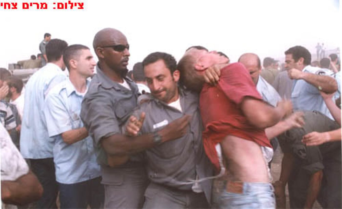 ההסטוריה של האלימות המשטרתית בחוות גלעד