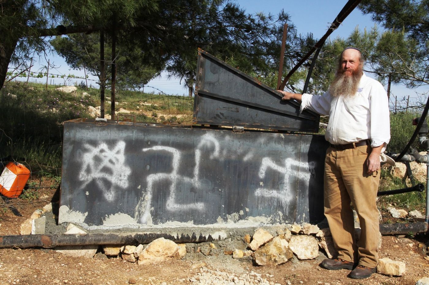 בכל דור ודור: צלבי קרס בכרמי בת-עין
