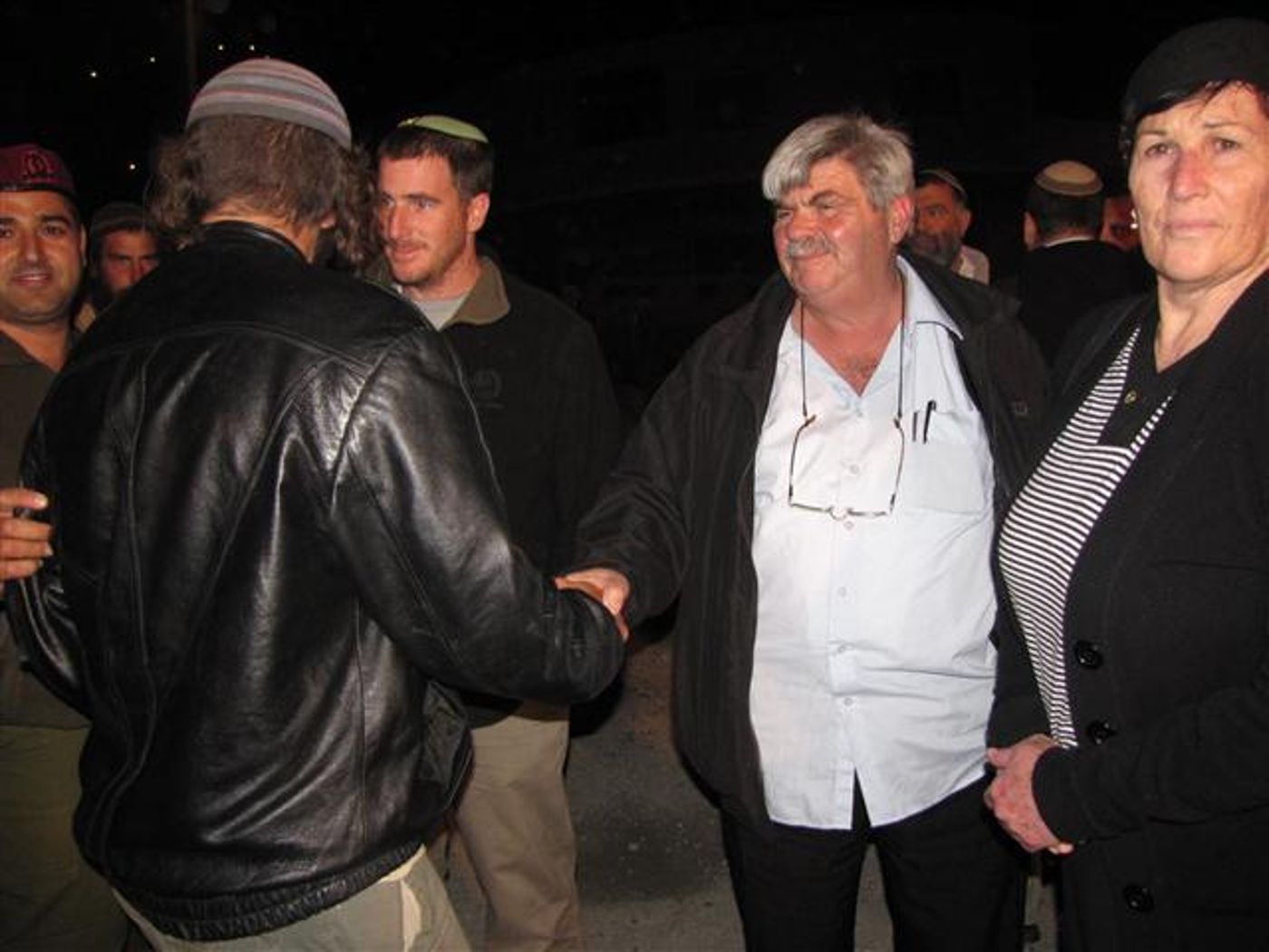 משפחת לבנת קמה מהשבעה ועלתה לתפילה בקבר יוסף