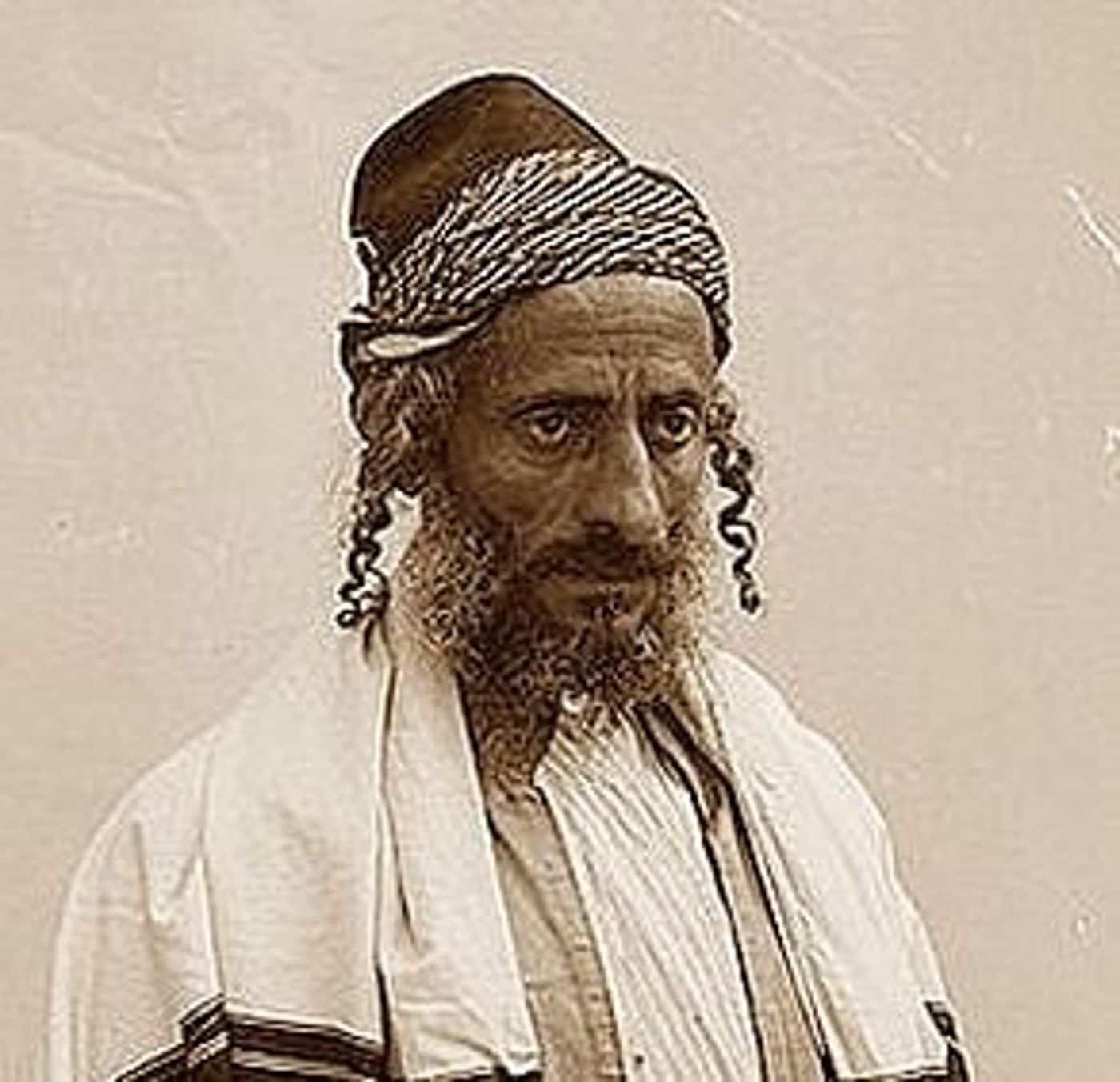 הרב, האם צריך להתייחס לתימנים דרדעים ככופרים?