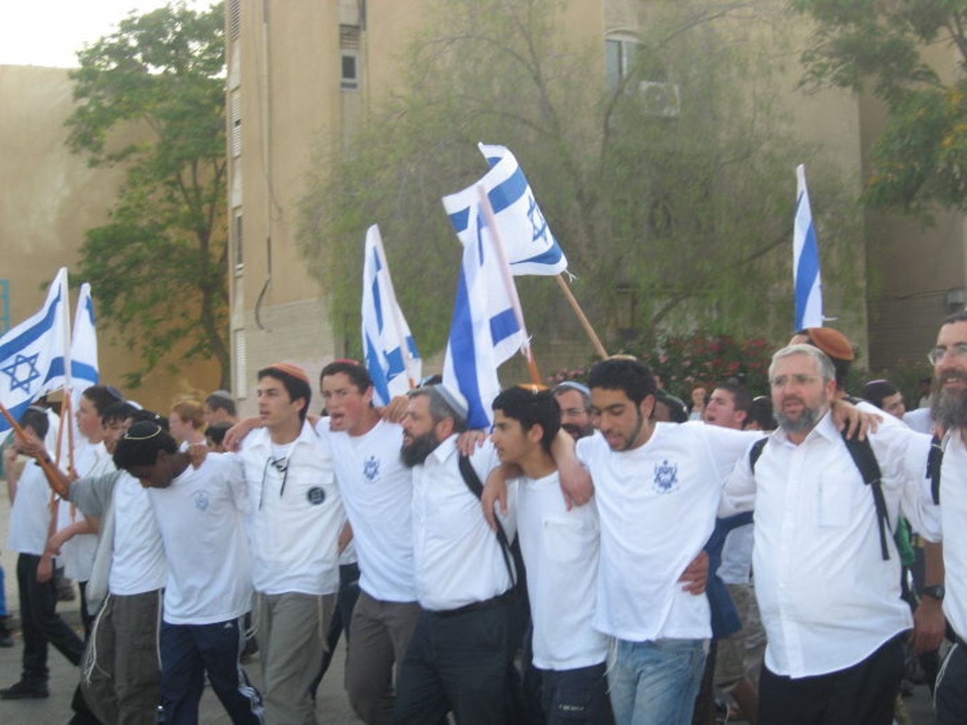 חוגגים בנגב את יום ירושלים: ריקוד דגלים בערד