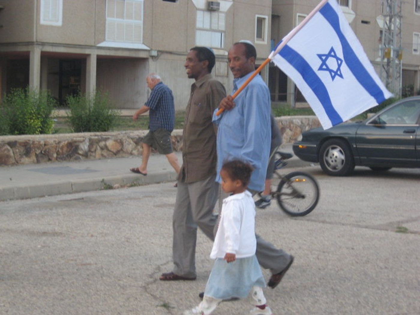 חוגגים בנגב את יום ירושלים: ריקוד דגלים בערד