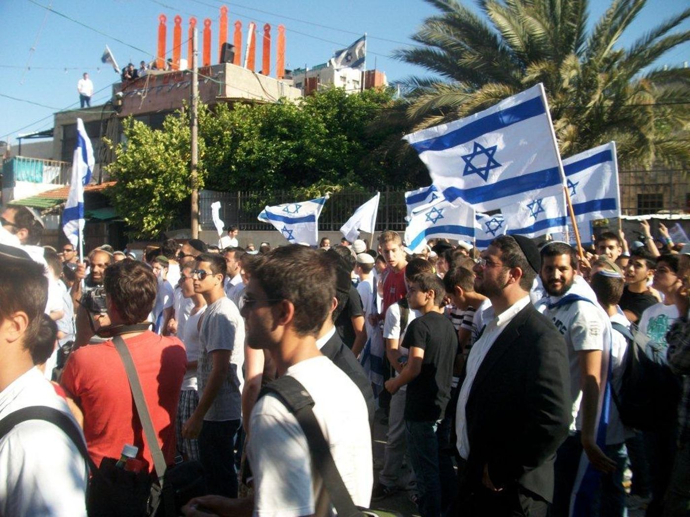 תמונות מהריקודגלים ומהעימותים עם האנרכיסטים