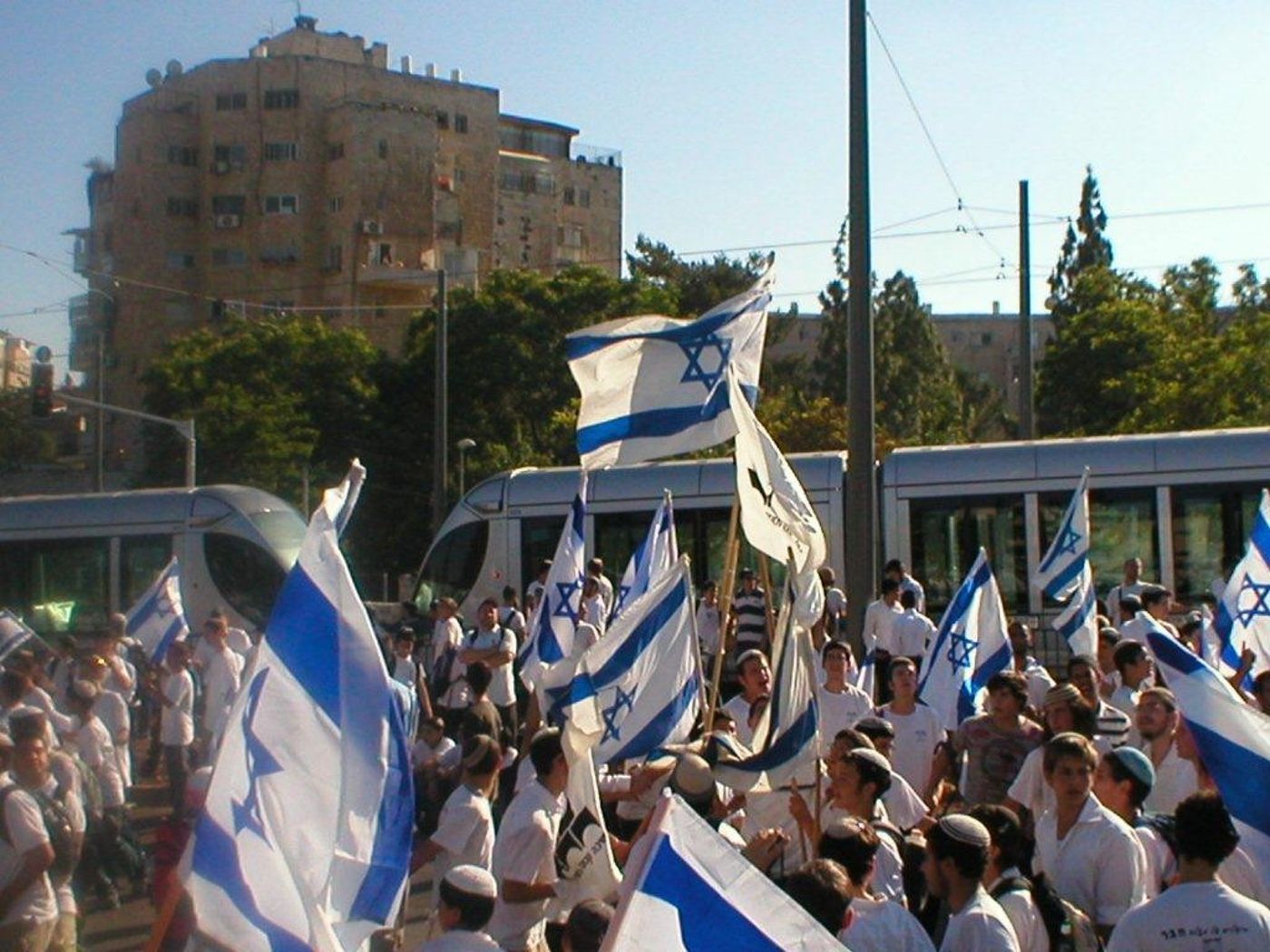 תמונות מהריקודגלים ומהעימותים עם האנרכיסטים