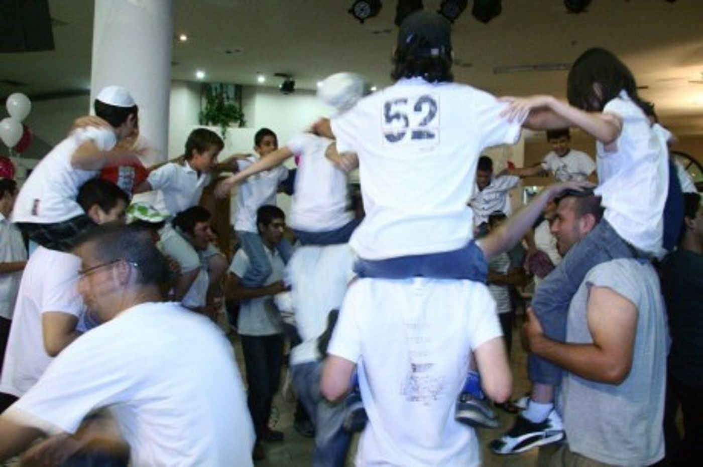 נערי מודיעין חגגו בר מצווה עירונית בכותל המערבי