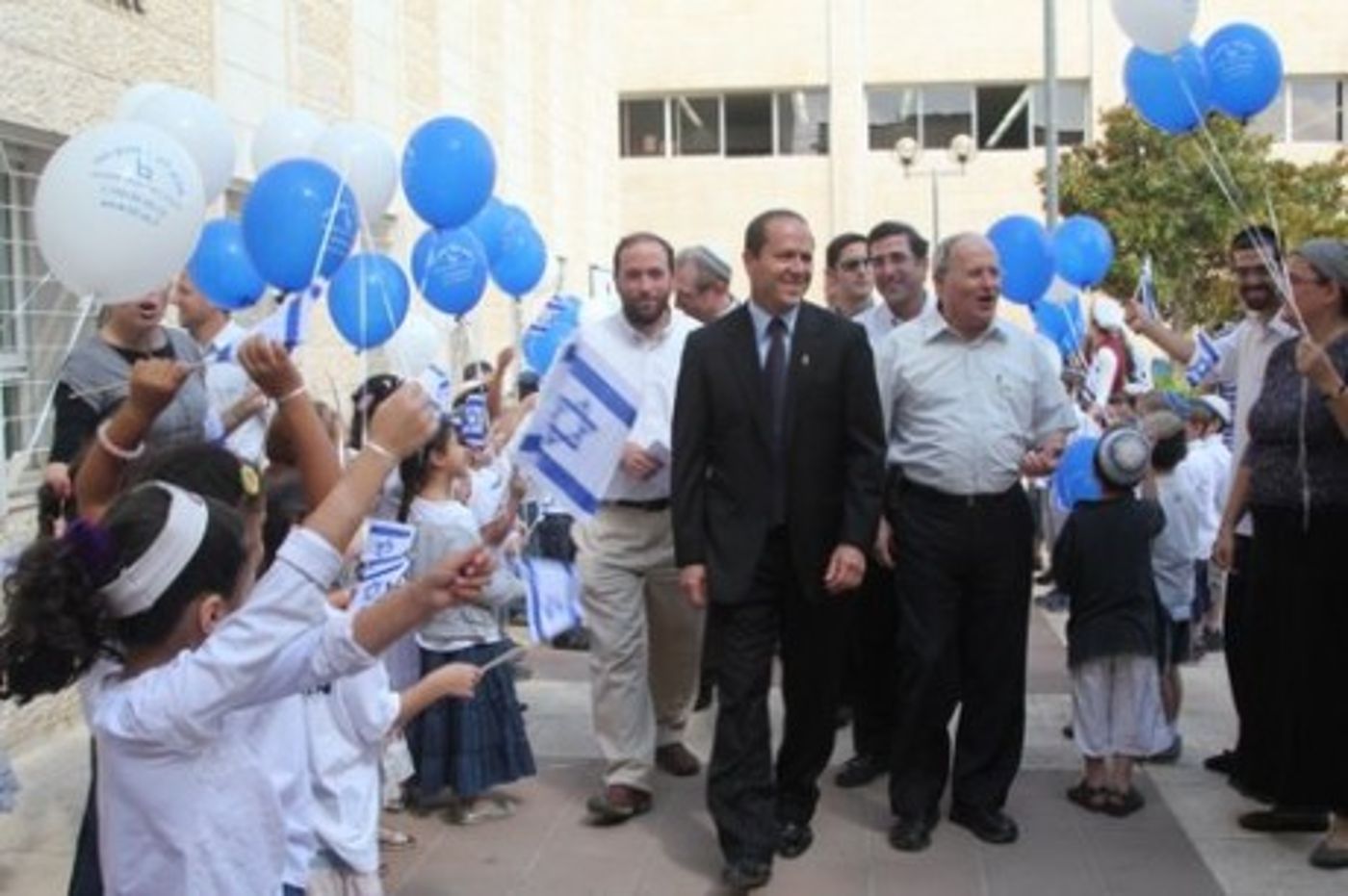 גלריה: פתיחת שנת הלימודים תשע"ב ברחבי הארץ