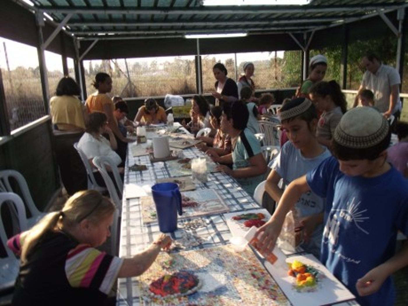 גרעין 'אומץ' עכו יצא לשמח מעון של בעלי צרכים מיוחדים