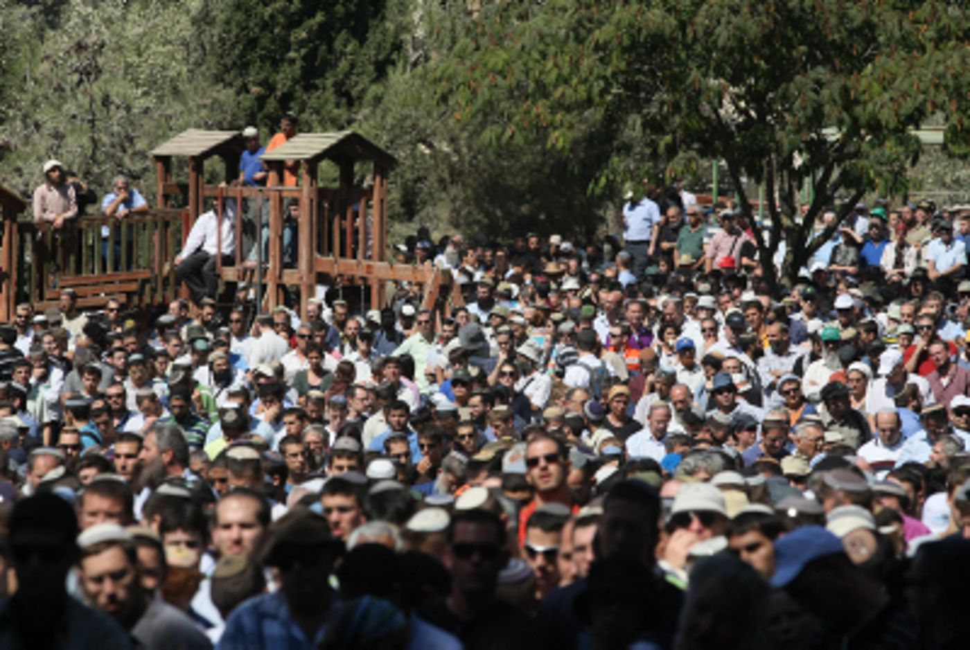 תמונות וקולות מההספדים בהלווית הרב חנן פורת ז"ל