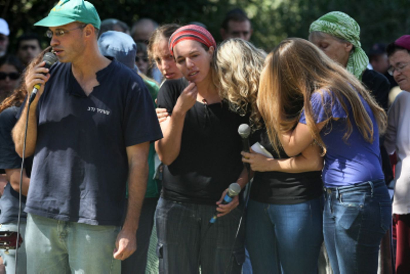 תמונות וקולות מההספדים בהלווית הרב חנן פורת ז"ל