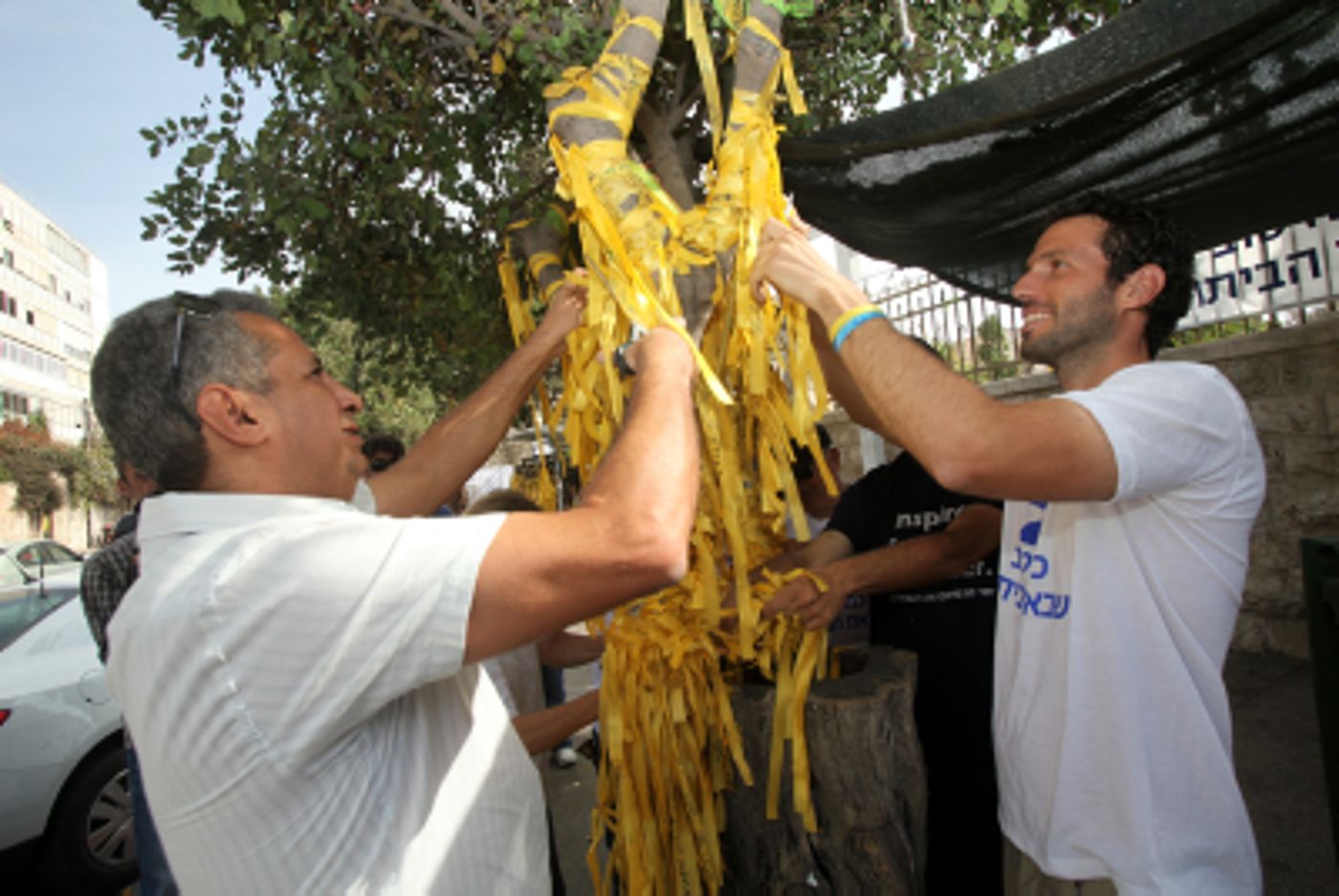 מפרקים את הסוכה: מטה שליט עוזב את מאהל המחאה