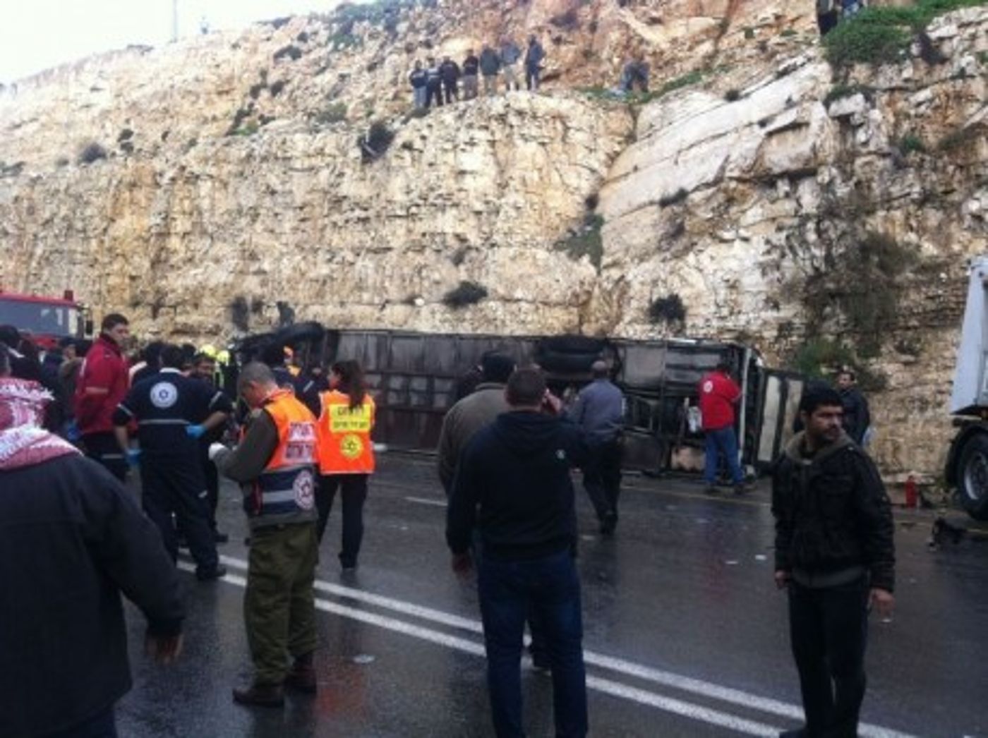 5 ילדים פלסטינים נהרגו בתאונה קשה בין משאית לאוטובוס