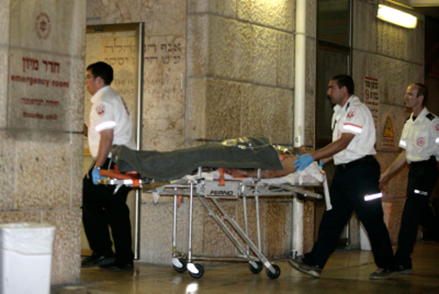 פיגוע בביה"ס יהודי בצרפת: אב ושני ילדיו נרצחו