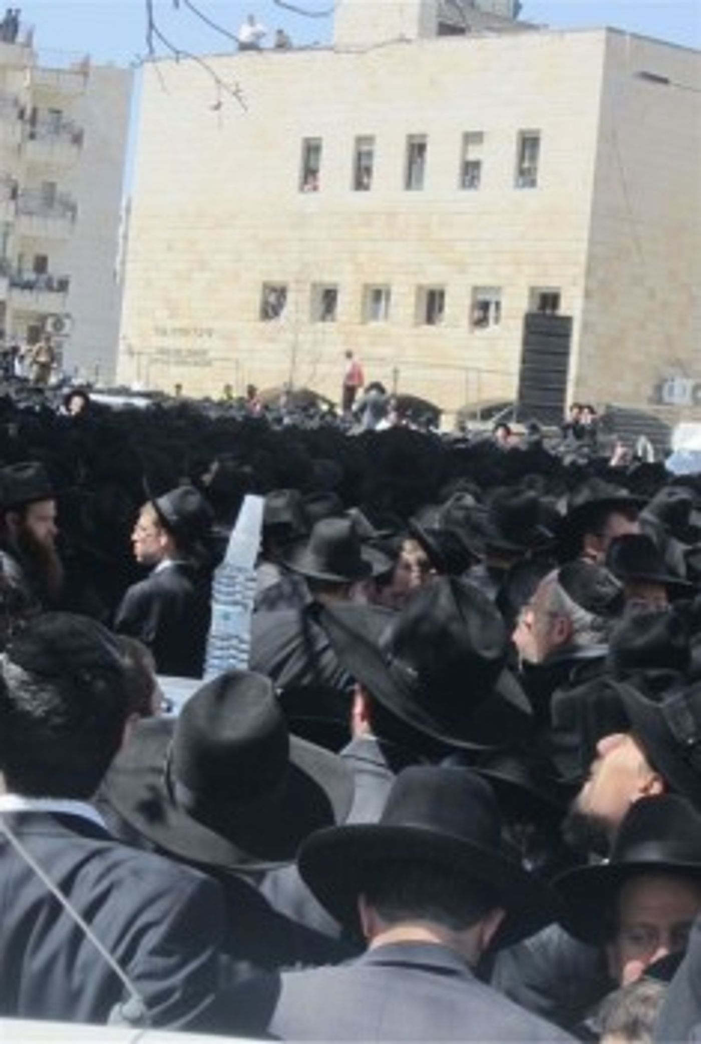 תמונות מלווית הרב חיים פנחס שיינברג זצ"ל
