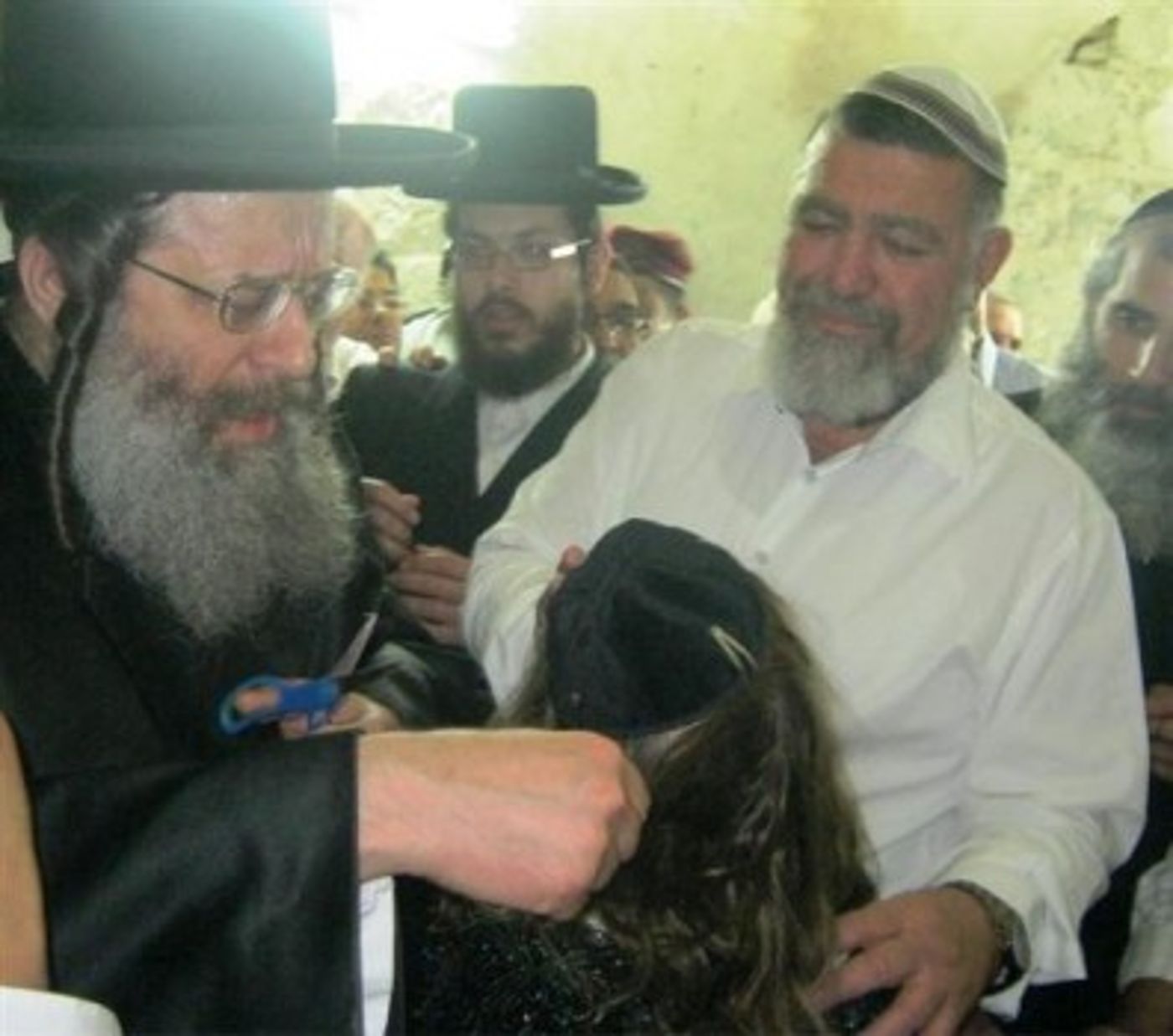 אלפי מתפללים בליל 'יסוד שביסוד' בקבר יוסף