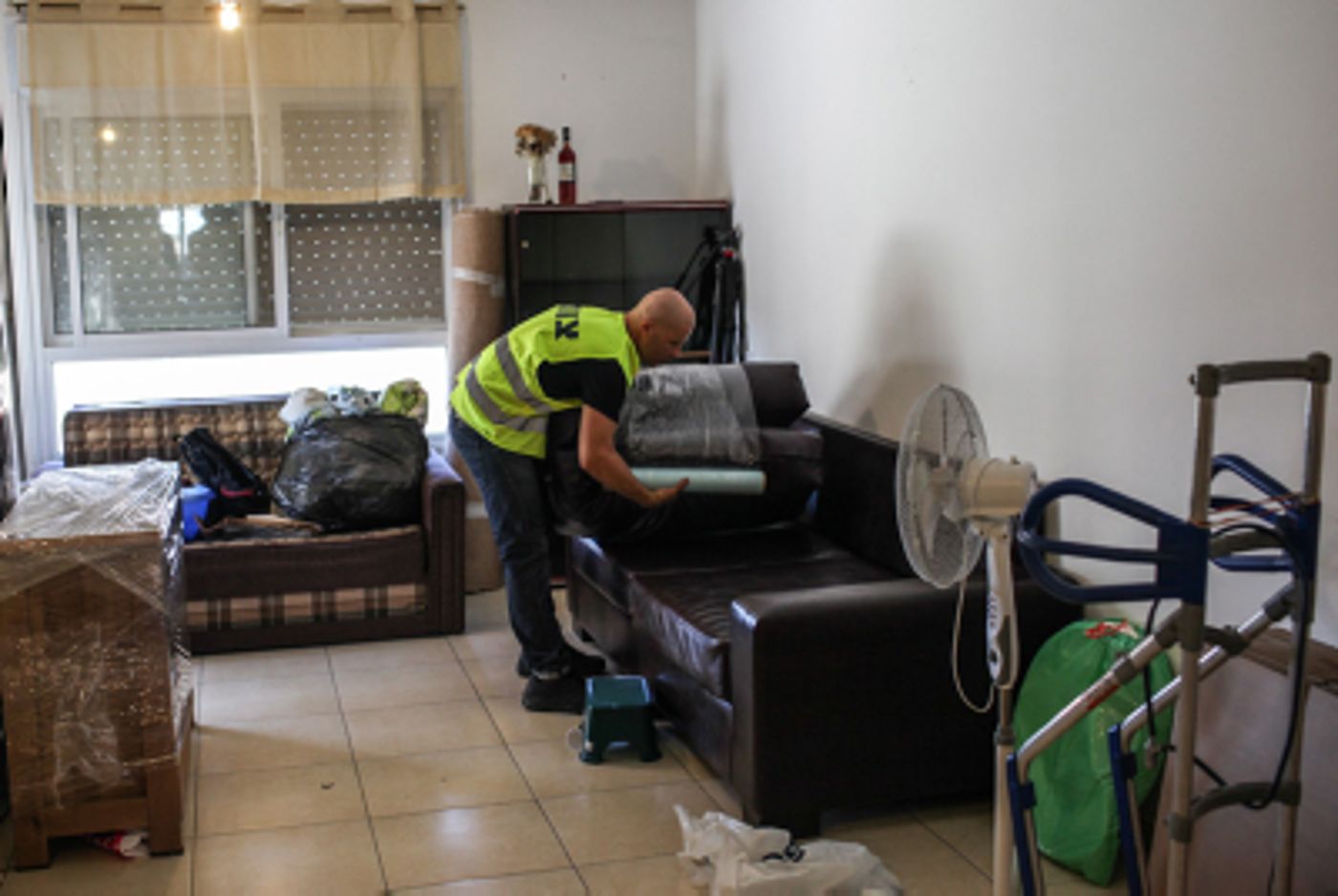 תמונות: התושבים עוזבים את שכונת האולפנה בבית אל