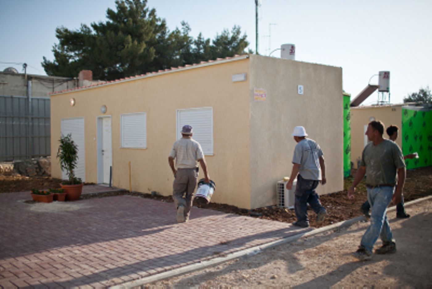 תמונות: התושבים עוזבים את שכונת האולפנה בבית אל