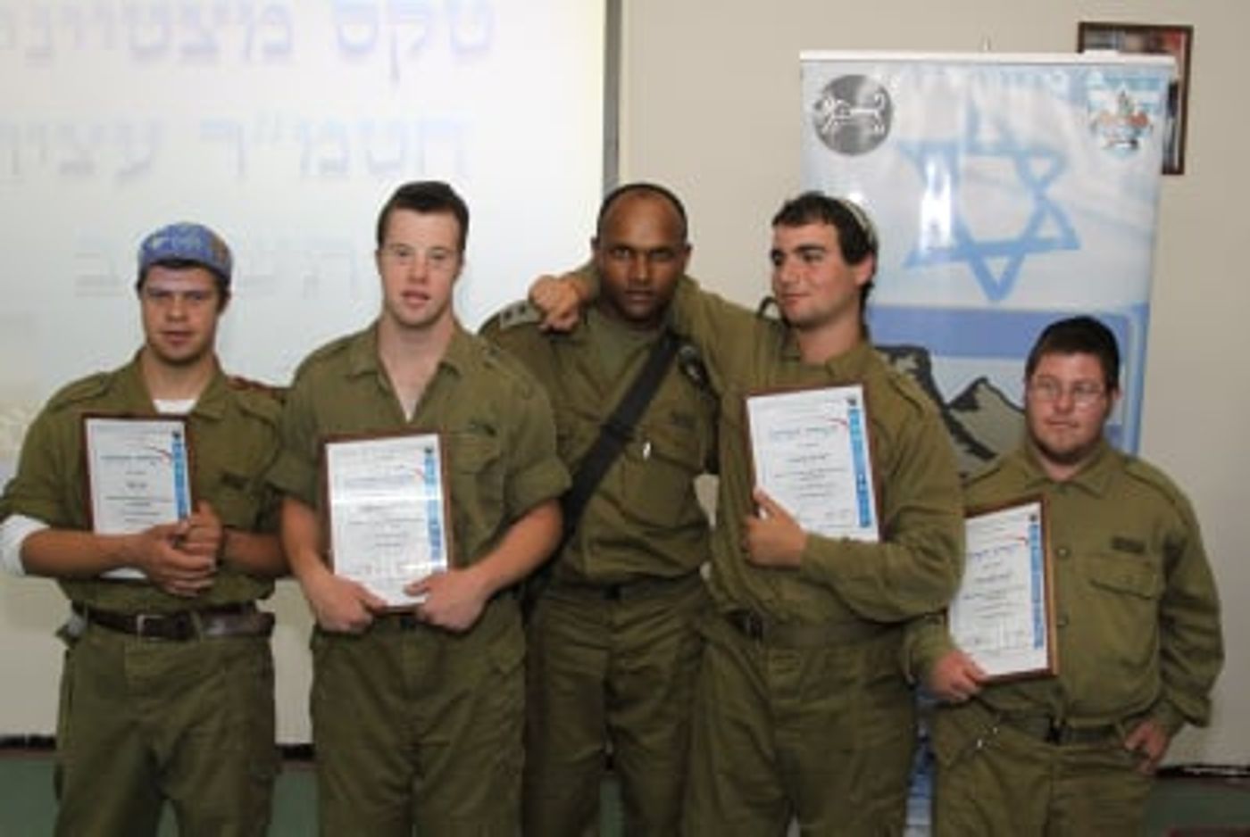 תעודות הערכה לחיילים המיוחדים של חטמ"ר עציון