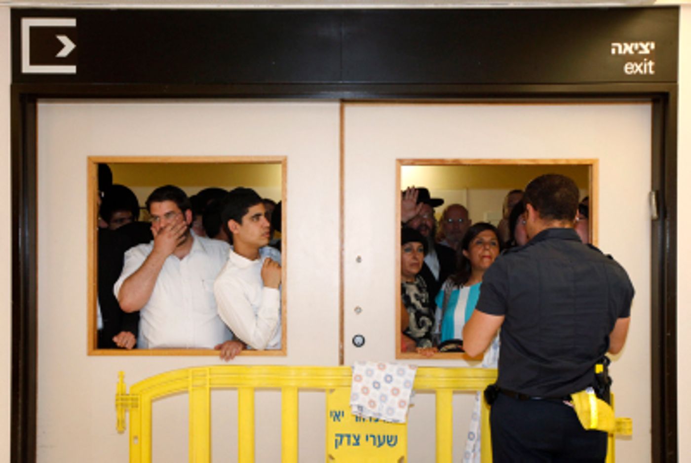 רבע מיליון איש ליוו את הרב אלישיב זצ"ל למנוחות